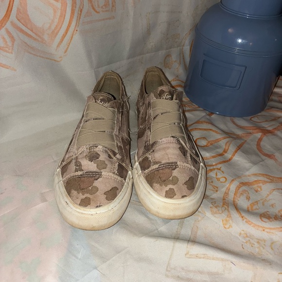 Blowfish Malibu Marley Brown Camo Sneakers - Picture 2 of 7